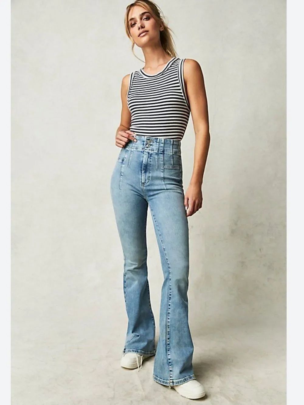 We The Free Jayde light Blue High-Rise Flare Jeans Sz 27